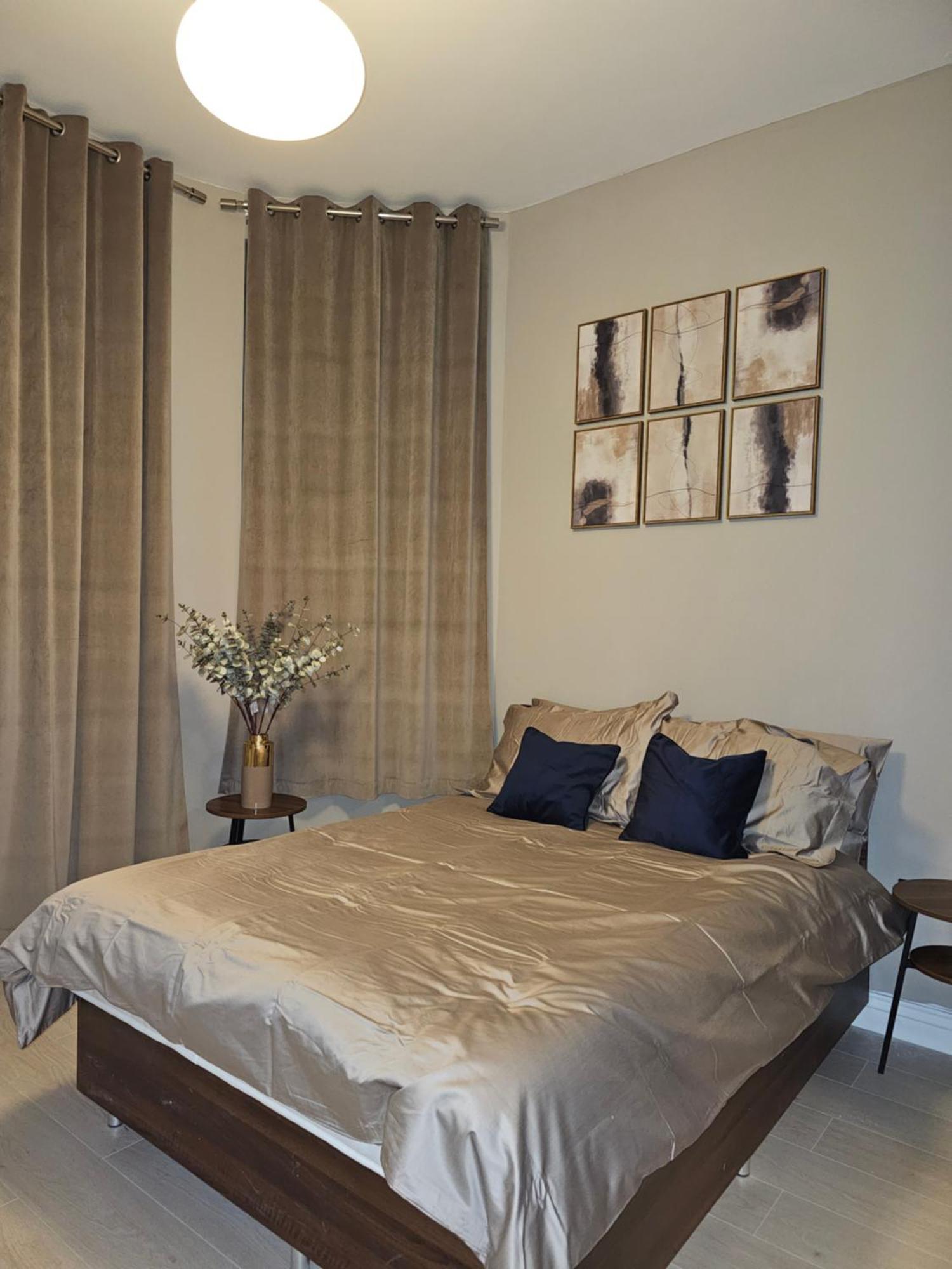 Spacious Four Bedroom Four Bathroom Flat In West Kensington * London